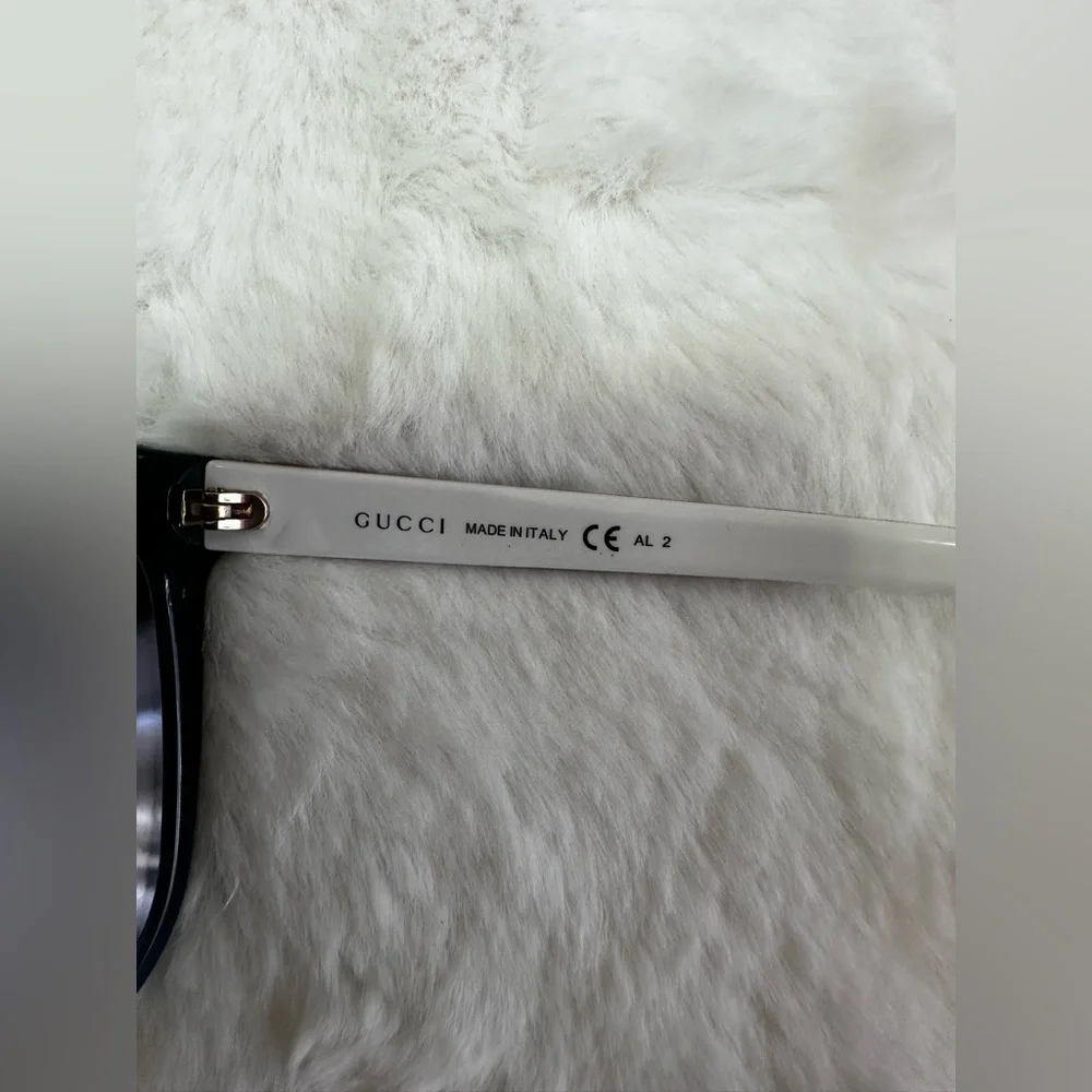 Gucci Dark Blue Oversized Sunglasses - Picture 4 of 6